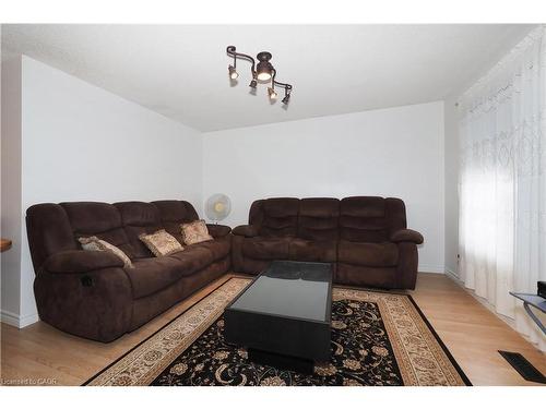 11 Broken Oak Crescent, Kitchener, ON - Indoor Photo Showing Living Room