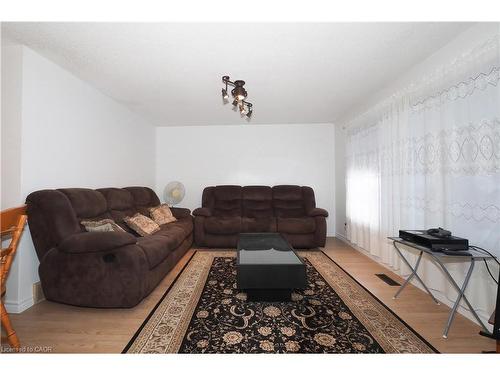 11 Broken Oak Crescent, Kitchener, ON - Indoor Photo Showing Living Room