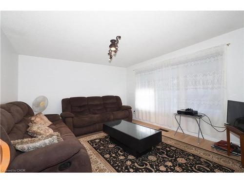 11 Broken Oak Crescent, Kitchener, ON - Indoor Photo Showing Living Room