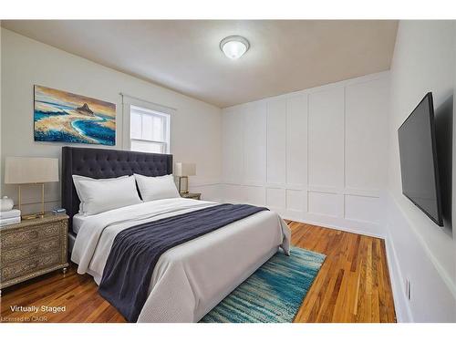 18 Shanley Street, Kitchener, ON - Indoor Photo Showing Bedroom