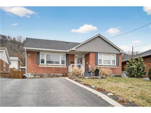 100 Ferndale Avenue, Hamilton, ON - Outdoor With Facade