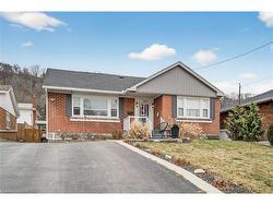 100 Ferndale Avenue  Hamilton, ON L8K 4L6