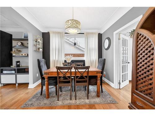 100 Ferndale Avenue, Hamilton, ON - Indoor Photo Showing Dining Room