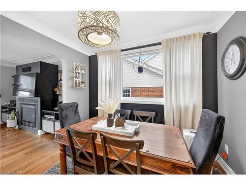 100 Ferndale Avenue, Hamilton, ON - Indoor Photo Showing Dining Room
