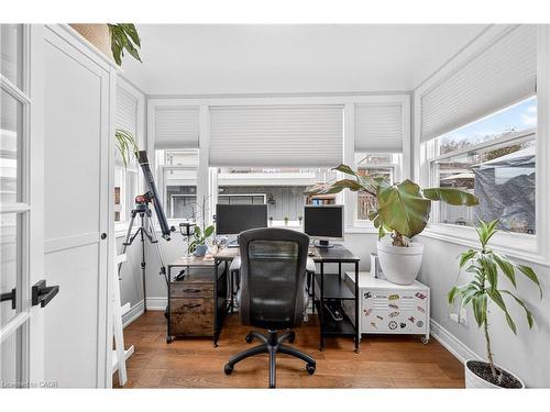 100 Ferndale Avenue, Hamilton, ON - Indoor