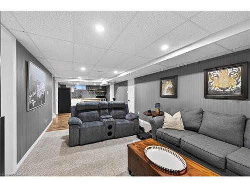 100 Ferndale Avenue, Hamilton, ON - Indoor Photo Showing Living Room
