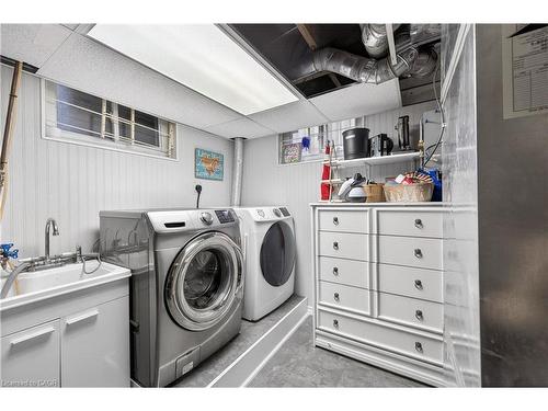 100 Ferndale Avenue, Hamilton, ON - Indoor Photo Showing Laundry Room