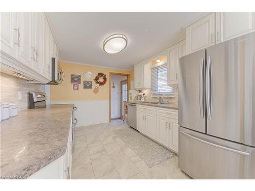 55 Gracefield Crescent, Kitchener, ON - Indoor Photo Showing Kitchen