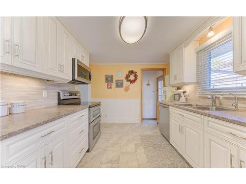 55 Gracefield Crescent, Kitchener, ON - Indoor Photo Showing Kitchen With Double Sink