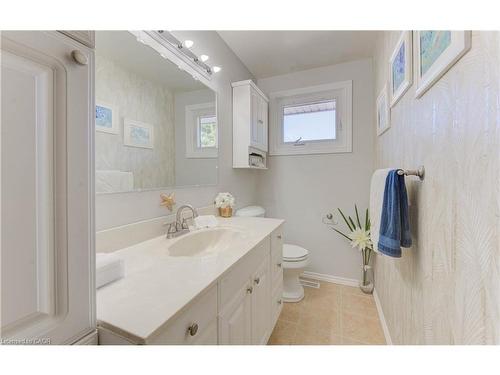 55 Gracefield Crescent, Kitchener, ON - Indoor Photo Showing Bathroom