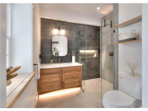 38 Shirk Place, Kitchener, ON - Indoor Photo Showing Bathroom