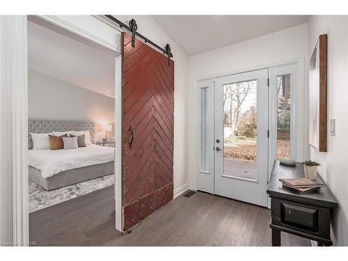 403 Smith Avenue, Burlington, ON - Indoor