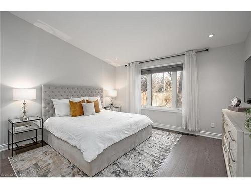 403 Smith Avenue, Burlington, ON - Indoor Photo Showing Bedroom