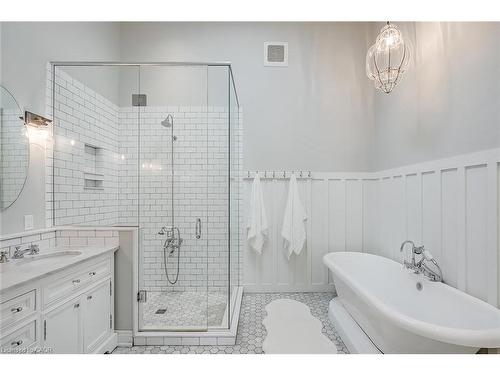 403 Smith Avenue, Burlington, ON - Indoor Photo Showing Bathroom