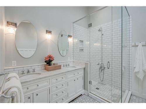 403 Smith Avenue, Burlington, ON - Indoor Photo Showing Bathroom
