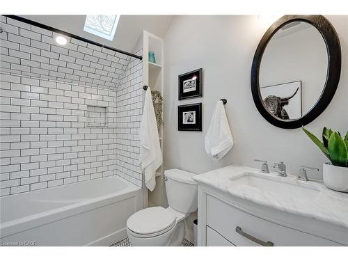 403 Smith Avenue, Burlington, ON - Indoor Photo Showing Bathroom