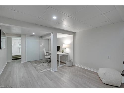 403 Smith Avenue, Burlington, ON - Indoor