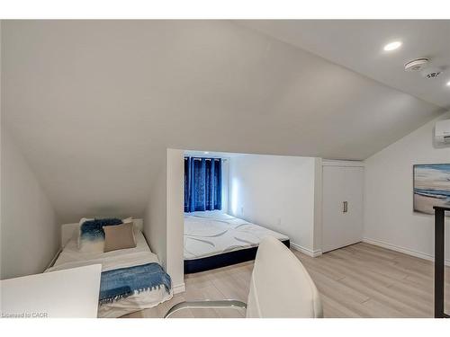 403 Smith Avenue, Burlington, ON - Indoor