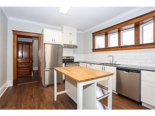 94 Scott Street, Kitchener, ON - Indoor Photo Showing Kitchen