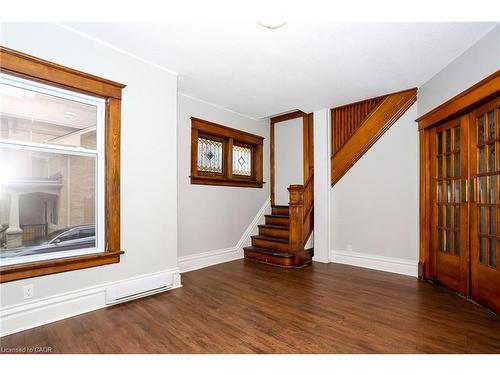 94 Scott Street, Kitchener, ON - Indoor Photo Showing Other Room