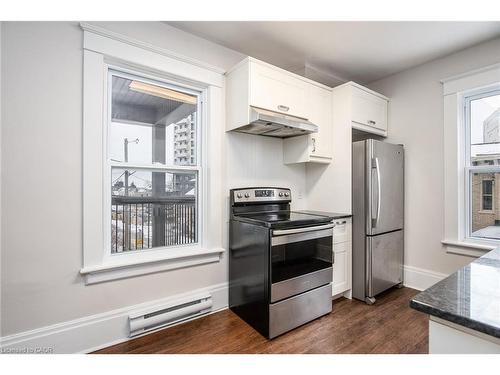 94 Scott Street, Kitchener, ON - Indoor Photo Showing Kitchen