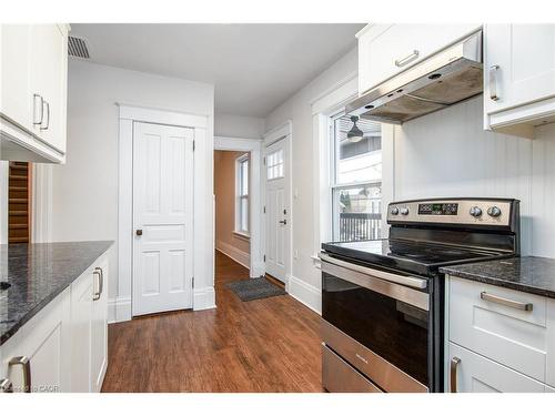 94 Scott Street, Kitchener, ON - Indoor Photo Showing Kitchen With Upgraded Kitchen