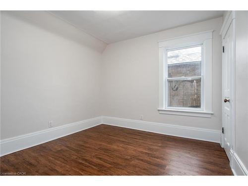 94 Scott Street, Kitchener, ON - Indoor Photo Showing Other Room