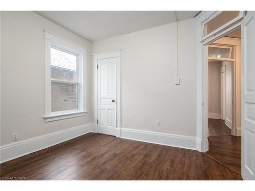 94 Scott Street, Kitchener, ON - Indoor Photo Showing Other Room