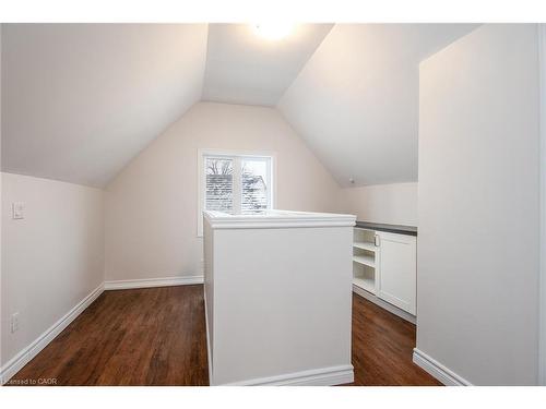 94 Scott Street, Kitchener, ON - Indoor Photo Showing Other Room