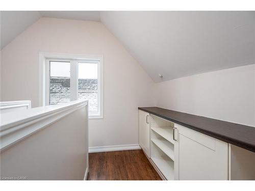 94 Scott Street, Kitchener, ON - Indoor Photo Showing Other Room