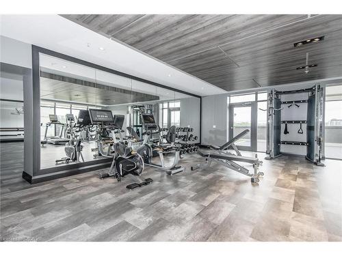 902-15 Glebe Street, Cambridge, ON - Indoor Photo Showing Gym Room