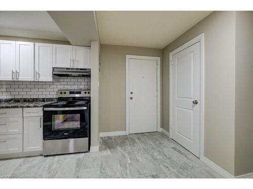 3-82 Elgin Street S, Cambridge, ON - Indoor Photo Showing Kitchen