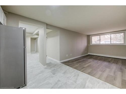 3-82 Elgin Street S, Cambridge, ON - Indoor Photo Showing Other Room