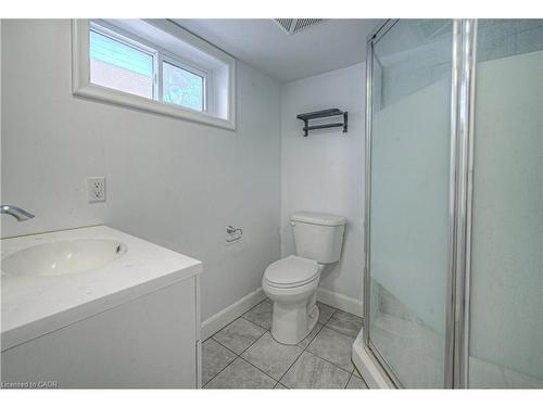 184 Patricia Avenue, Kitchener, ON - Indoor Photo Showing Bathroom