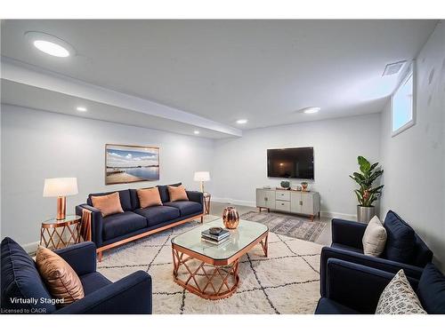 184 Patricia Avenue, Kitchener, ON - Indoor Photo Showing Living Room