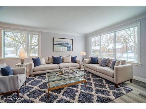 184 Patricia Avenue, Kitchener, ON - Indoor Photo Showing Living Room