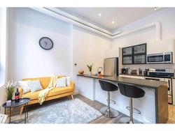 328-220 Dundurn Street S Hamilton, ON L8P 4K7