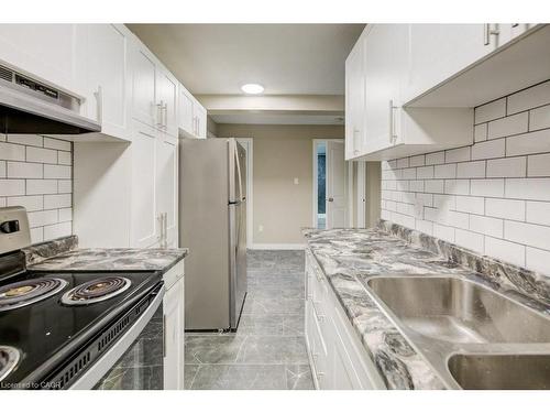15-82 Elgin Street S, Cambridge, ON - Indoor Photo Showing Kitchen