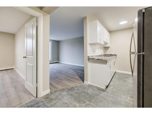 15-82 Elgin Street S, Cambridge, ON - Indoor