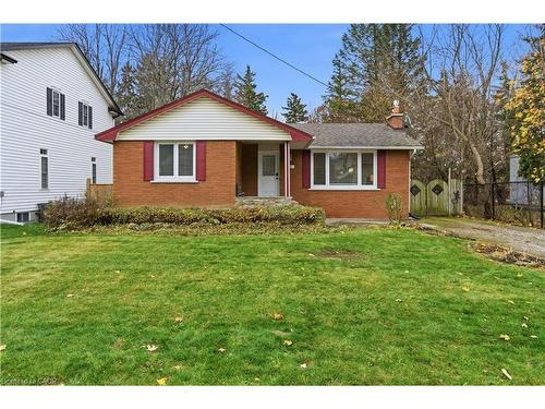 30 Kelly Street, Waterdown, ON - Outdoor