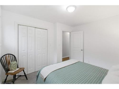 30 Kelly Street, Waterdown, ON - Indoor Photo Showing Bedroom