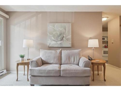 921-1450 Glen Abbey Gate, Oakville, ON - Indoor