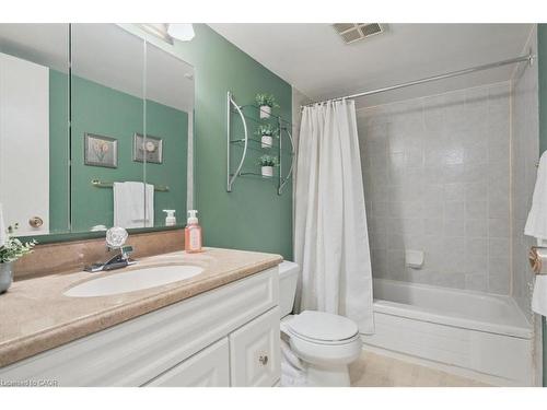 921-1450 Glen Abbey Gate, Oakville, ON - Indoor Photo Showing Bathroom