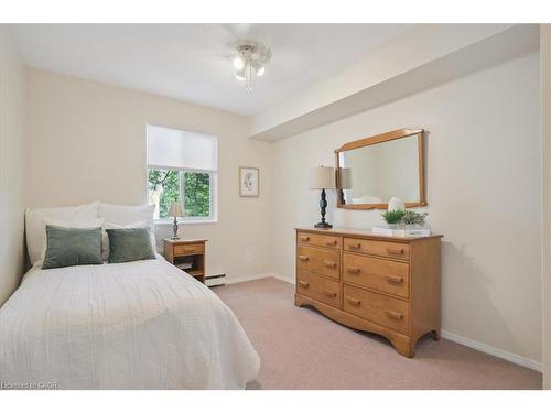 921-1450 Glen Abbey Gate, Oakville, ON - Indoor Photo Showing Bedroom
