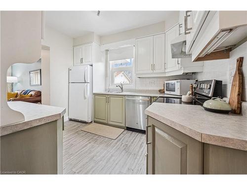 13 Spiers Crescent, Cambridge, ON - Indoor Photo Showing Kitchen
