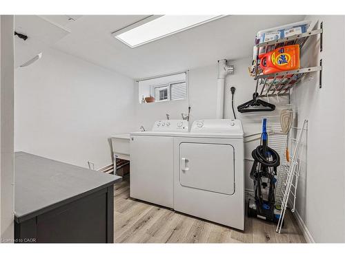 13 Spiers Crescent, Cambridge, ON - Indoor Photo Showing Laundry Room