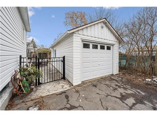 13 Spiers Crescent, Cambridge, ON - Outdoor With Exterior