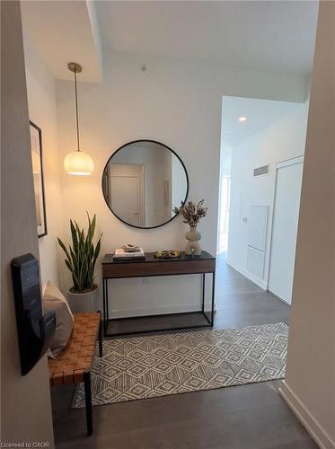 2405-370 Martha Street, Burlington, ON - Indoor Photo Showing Other Room