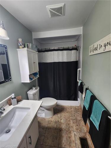 130 Balmoral Drive, Brantford, ON - Indoor Photo Showing Bathroom