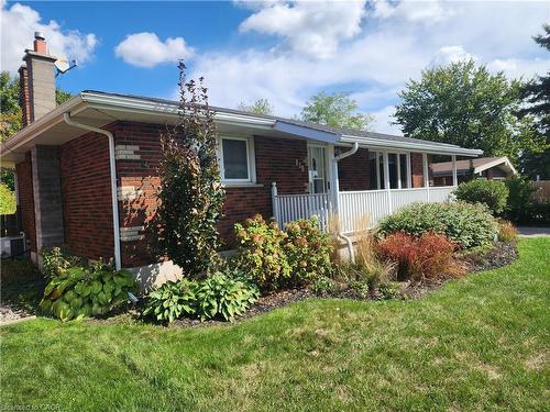 130 Balmoral Drive, Brantford, ON - Outdoor